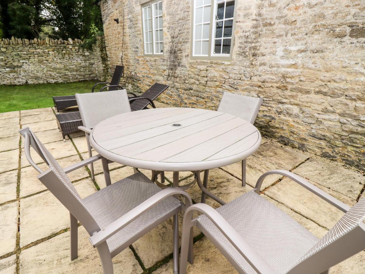 The Clock Tower Villa South Cerney Exterior photo